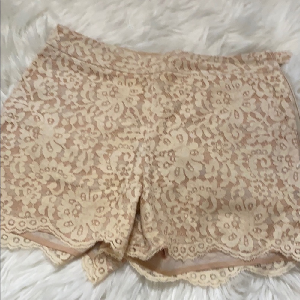 Lace short
